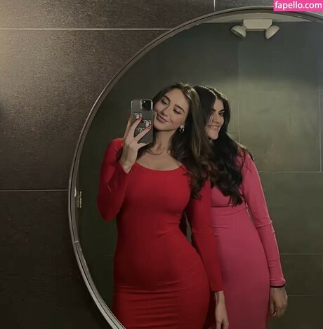 sarahemilyhope エロティックモデル 写真