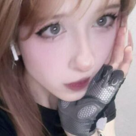 Pelememe ポルノ女優 写真