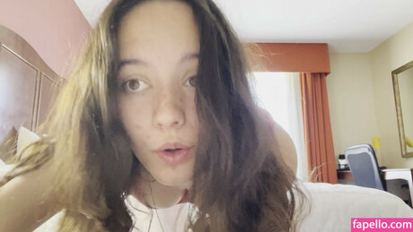 Amelia Harma ポルノスター アダルト アーカイブ