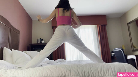 Amelia Harma ヌードスター 写真