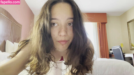 Amelia Harma ポルノモデル 写真