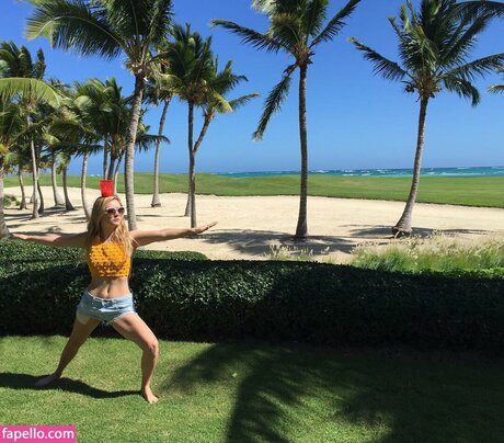 Billie Lourd エロティックモデル 写真