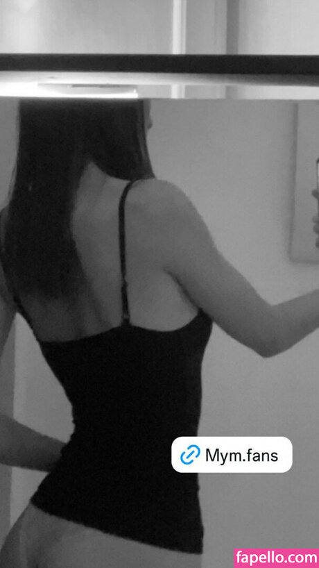 clara lstn かわいいポルノスター 写真