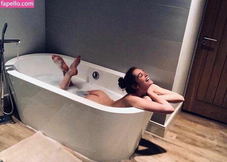 Alexina Graham top profile image