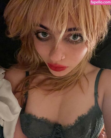 レズビアンセックスOnlyFans 美しいヌード 写真