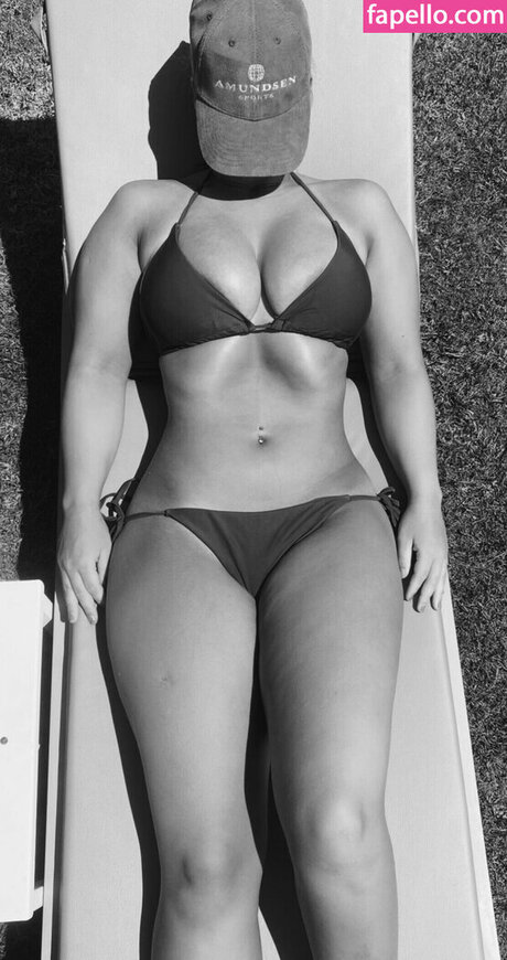 Julianne Larsen 素敵なモデル 画像