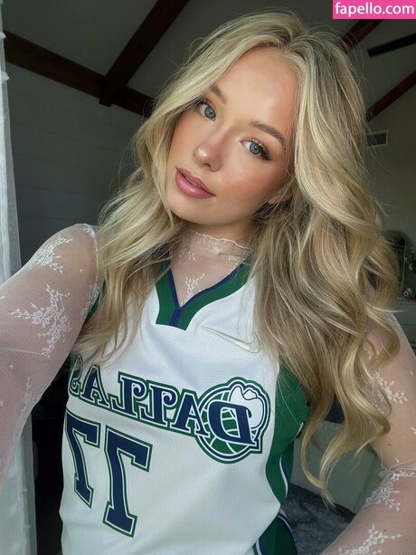 Lynzie Fulton トップモデル 画像