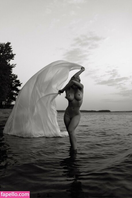 Yuliana Prokhorenko ポルノモデル 写真