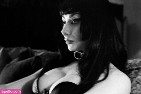 SweetSeverine XXXモデル 写真