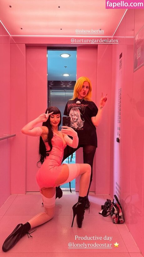 SweetSeverine 美しいモデル ギャラリー