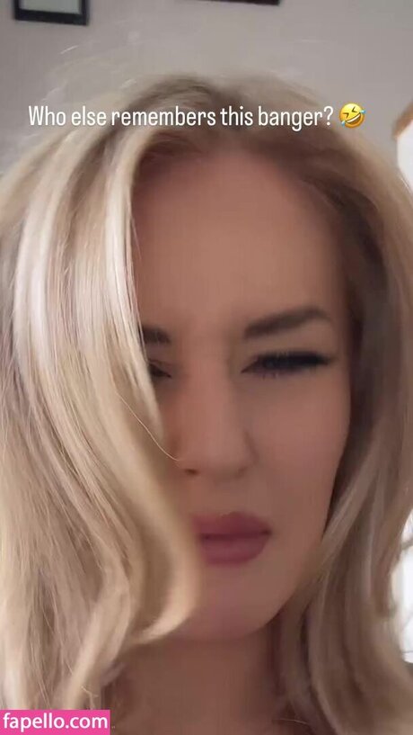 双子のOnlyFans ポルノグラフィック 写真