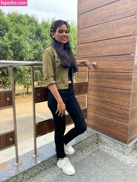 裸のトゥインクOnlyFans パーフェクト 画像