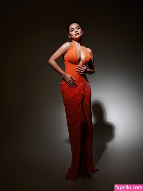 Avneet Kaur 美しいスター 写真