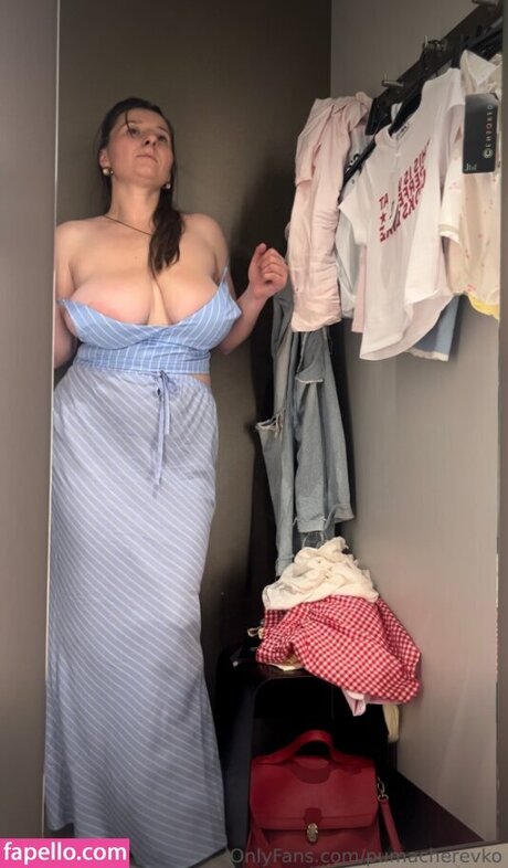 Puma Cherevko セックス女優 写真