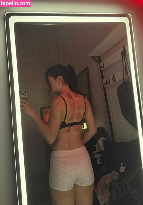 客室乗務員 OnlyFans 美しいポルノ 画像