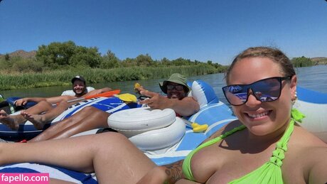 Mikayla Shea 美しいスター 写真