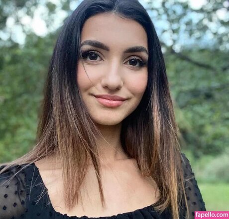 Juliette Arz モデル 写真