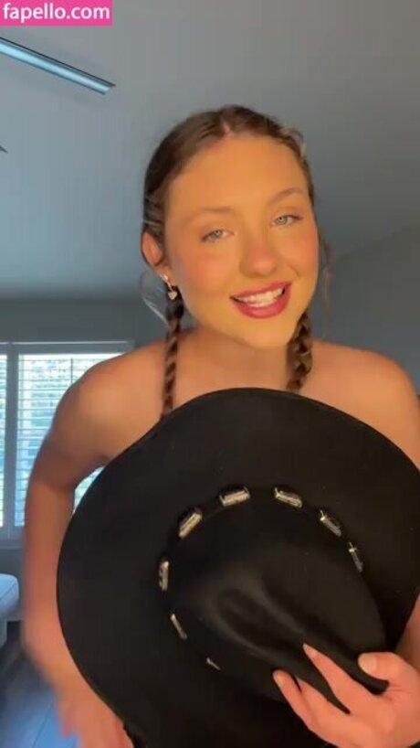 Olivia Mitchell エロティックなモデル 写真