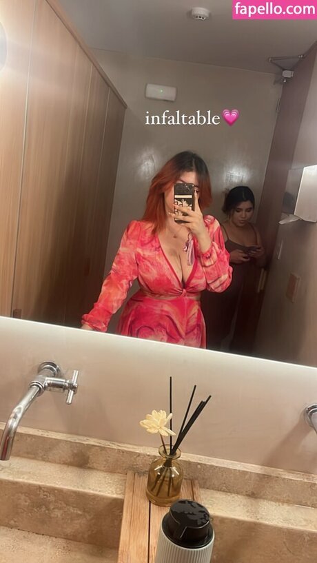 Vickjoy アダルトモデル 写真