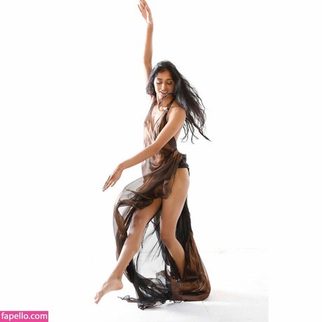 Aathira Rajeev ポルノスター 素敵 写真