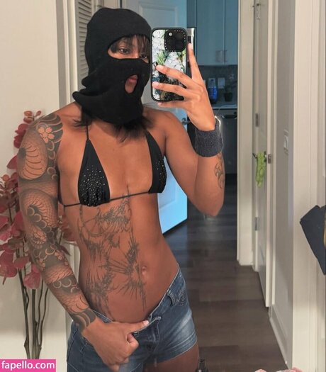 Femdom Mistress 素敵な女優 写真