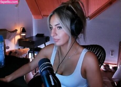 Honeyxxo ポルノスター 可愛い ギャラリー