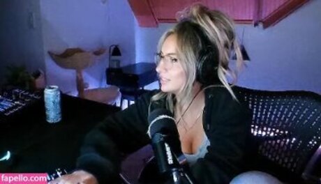 Honeyxxo ポルノスター 写真