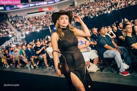 18歳のOnlyFans 無料セックス 写真