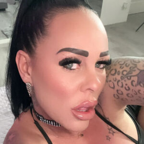 hotmilfbitch 高品質女優 写真