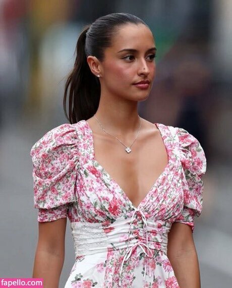 Alexandra Saint Mleux profile image