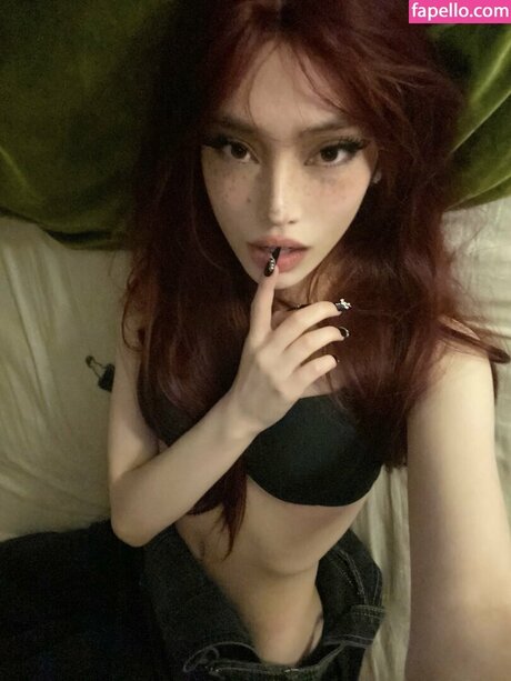 Eieniffy スター ヌード 写真