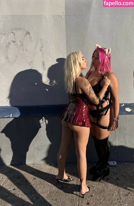 セクシーなブロンドのOnlyFans ホット裸 写真