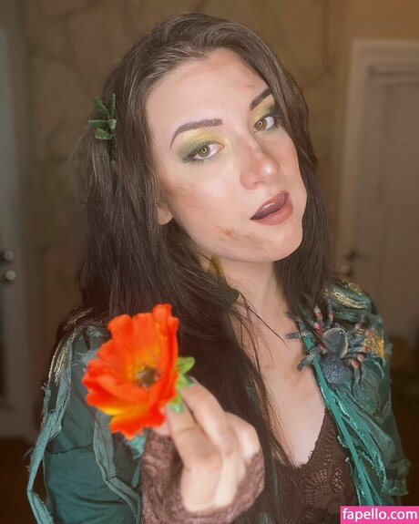 興奮した熟女OnlyFans 無料セクシー 写真