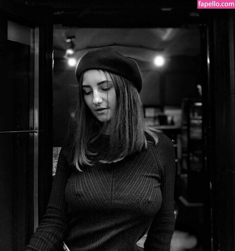 Olexandra Veklenko 完璧なスター 写真