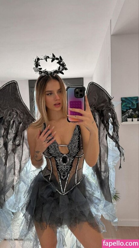 Lia Sikora ポルノモデル 写真