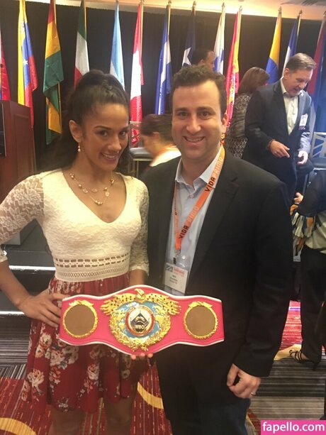 Amanda Serrano ヌード女優 写真