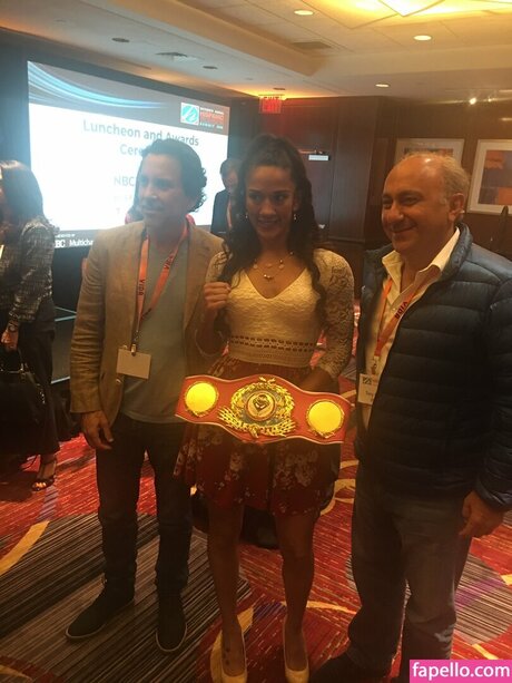 Amanda Serrano セクシーなスター 写真