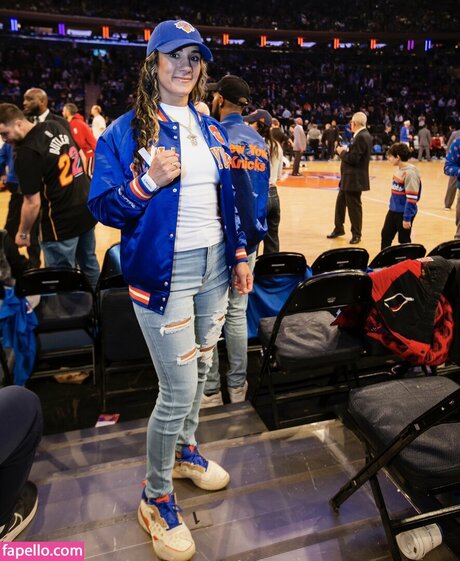 Amanda Serrano 裸モデル ギャラリー