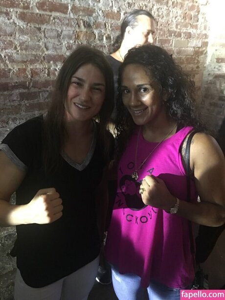 Amanda Serrano ホットなポルノスター 写真