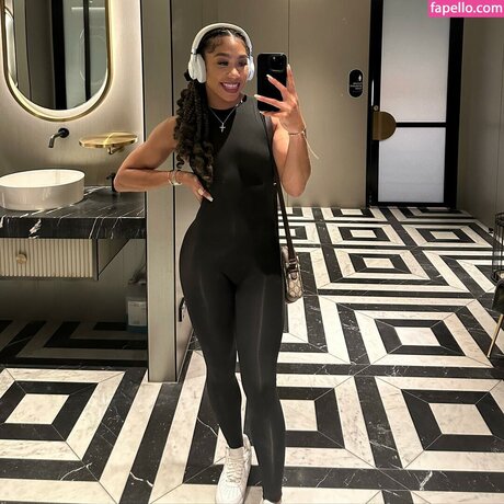 DMV オンリーファン 美しいヌード 写真