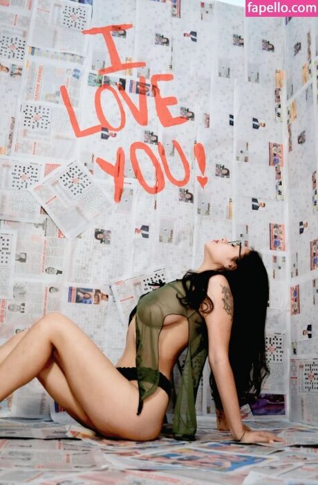 アマチュアぽっちゃりOnlyFans セクシー裸 画像