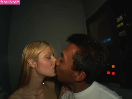 Beautiful Girls Groped ヌードのポルノスター 画像