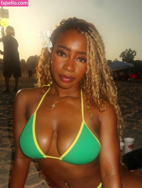 Deb Smikle ヌード女優 ギャラリー