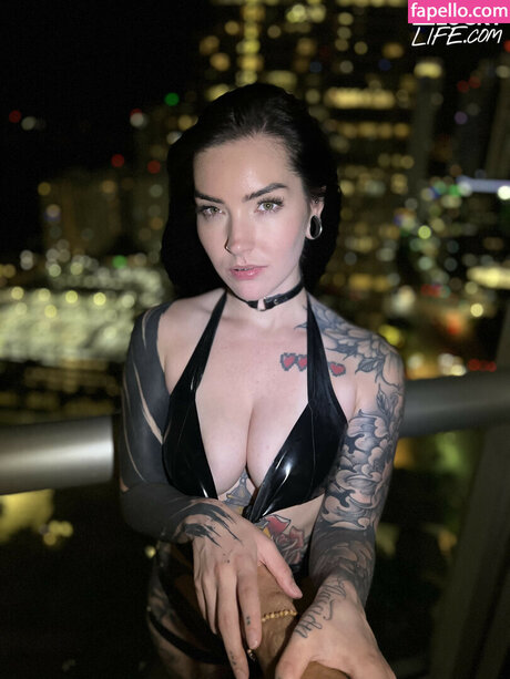 Mr Lucky POV 完璧なモデル 写真