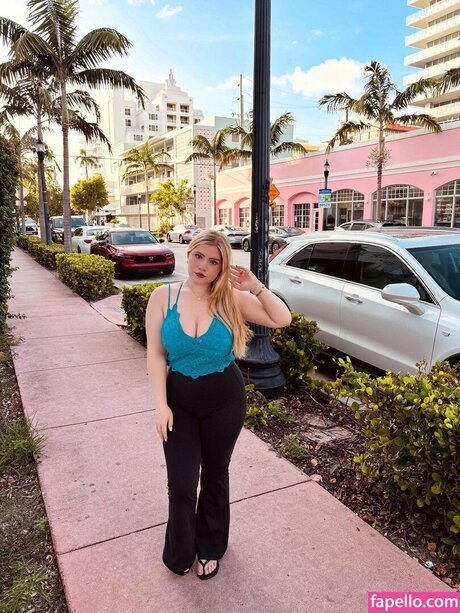 Sadie Stone 美しい女優 写真