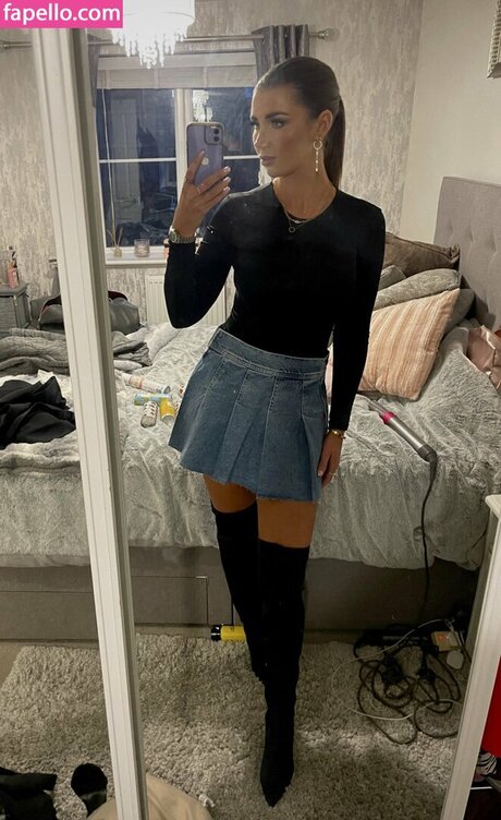 Kate Tracey 裸の女優 ギャラリー