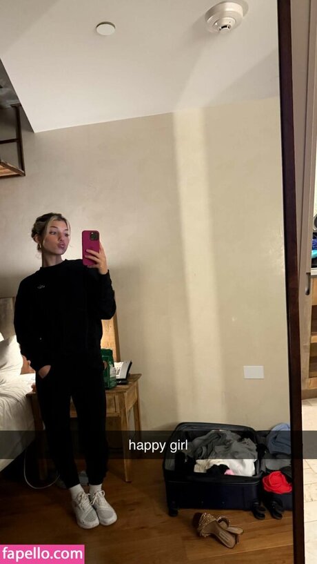 コスプレ フェムボーイ オンリーファンズ ポルノグラフィック 写真