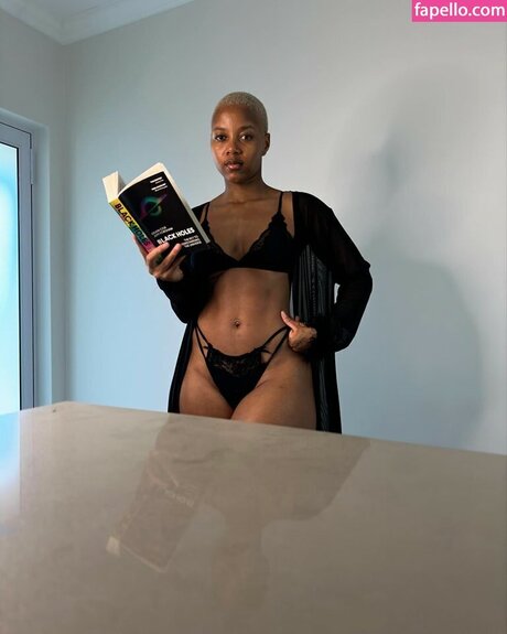 Faustina Thobakgale ポルノ女優 ギャラリー