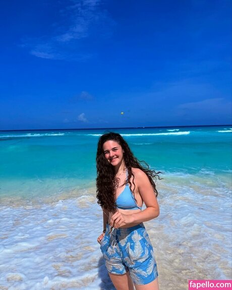 Abbi Pulling 裸のスター 写真