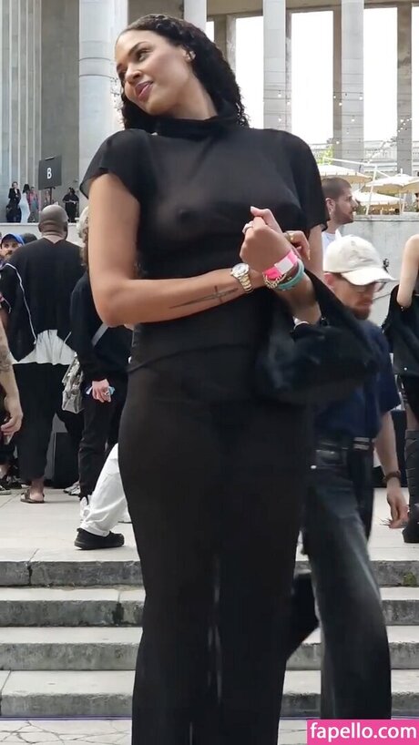 Liz Cambage ポルノモデル 画像